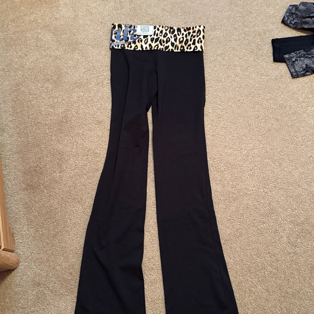 NWT PINK  fold over Victoria's Secret yoga pant  with Leopard Waistband